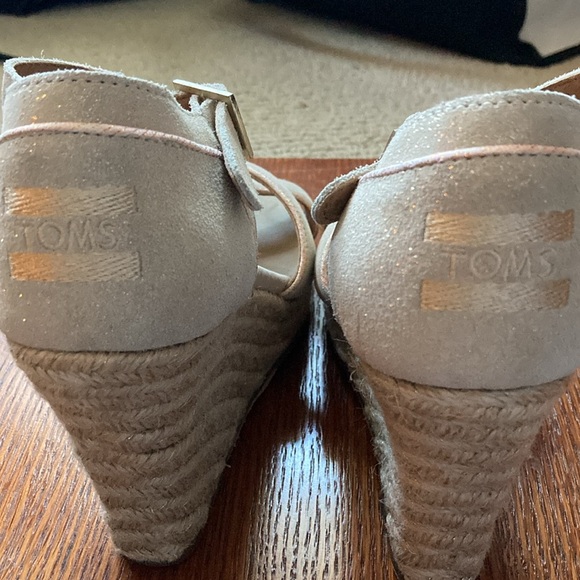 TOMS SHIMMER SINENNA GOLD WITH PINK TRIM Espadrille Sandal Wedges size 7.5 W - Picture 5 of 10